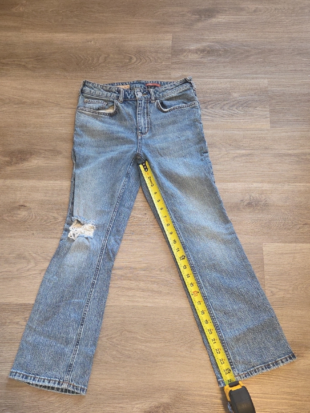 Pilcro Jeans Women's 27 Medium Wash Distressed Denim Slim Straight Leg Jeans - Picture 10 of 10